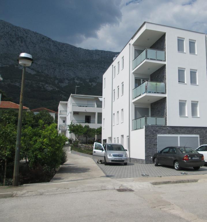 Apartments Lara Drvenik  Buitenkant foto